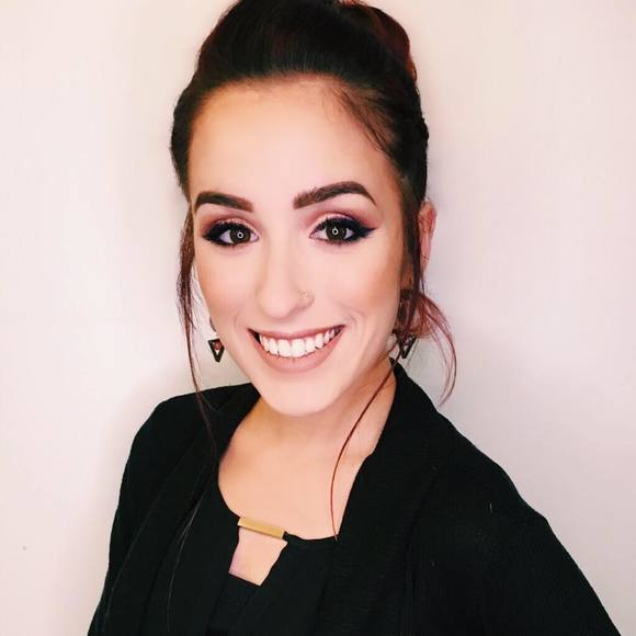 Meet your Posher, Ariel - Picture 1 of 1